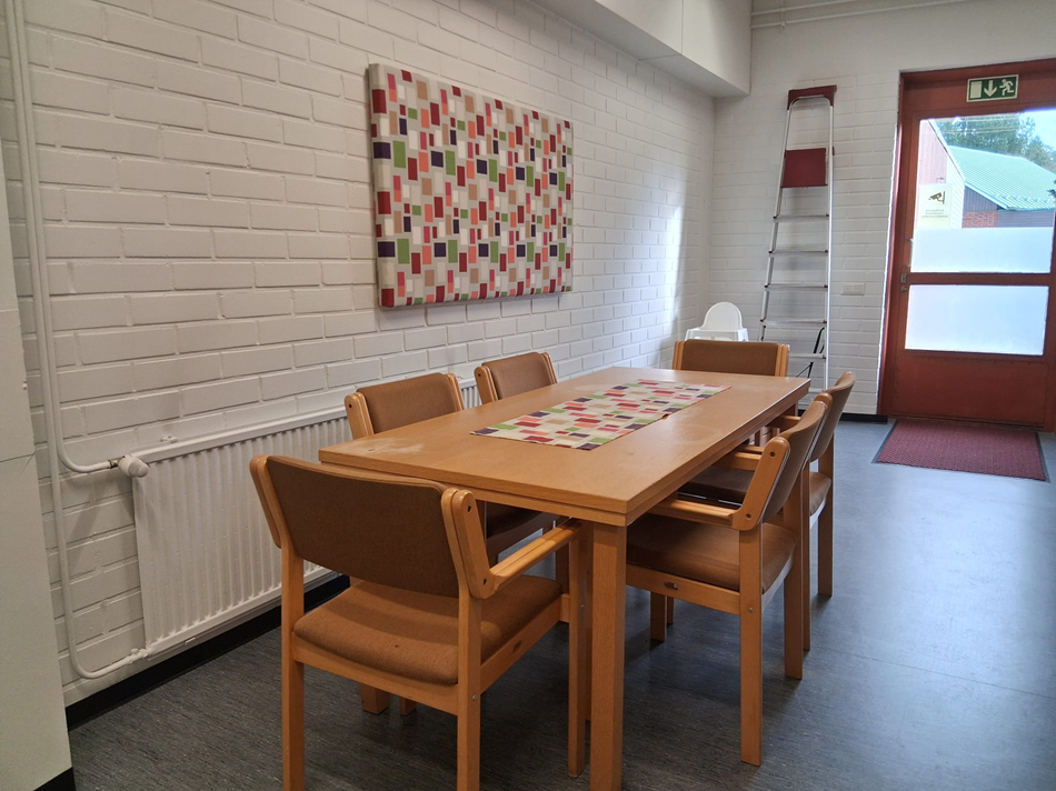 Kuvassa Panelian kirjaston kokoustila.